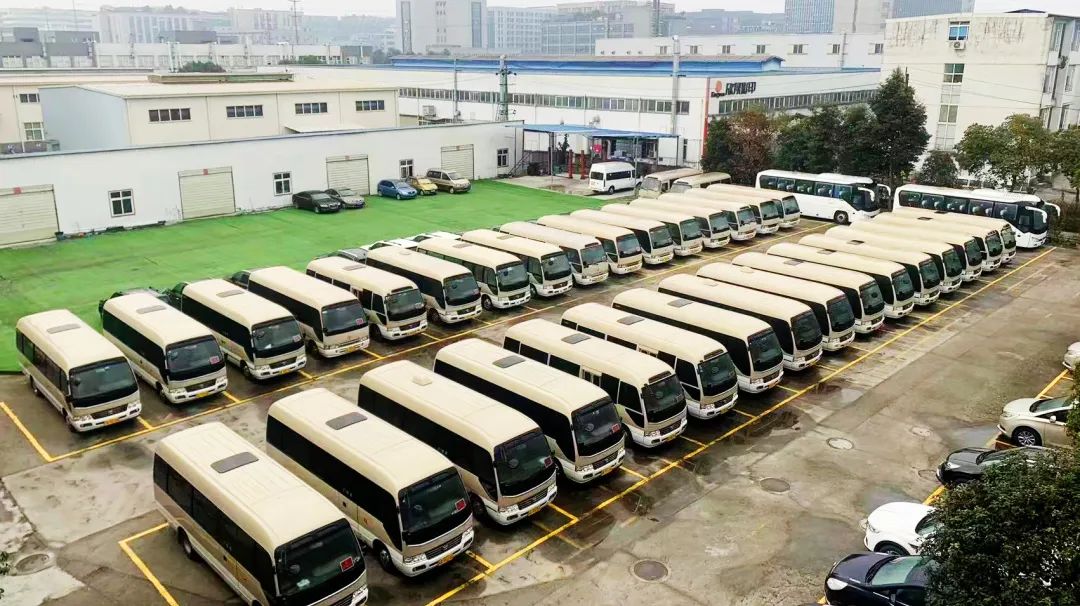 省菲律宾亚星公司集团礼宾车队每天“体检” 全力保障大运会用车安全